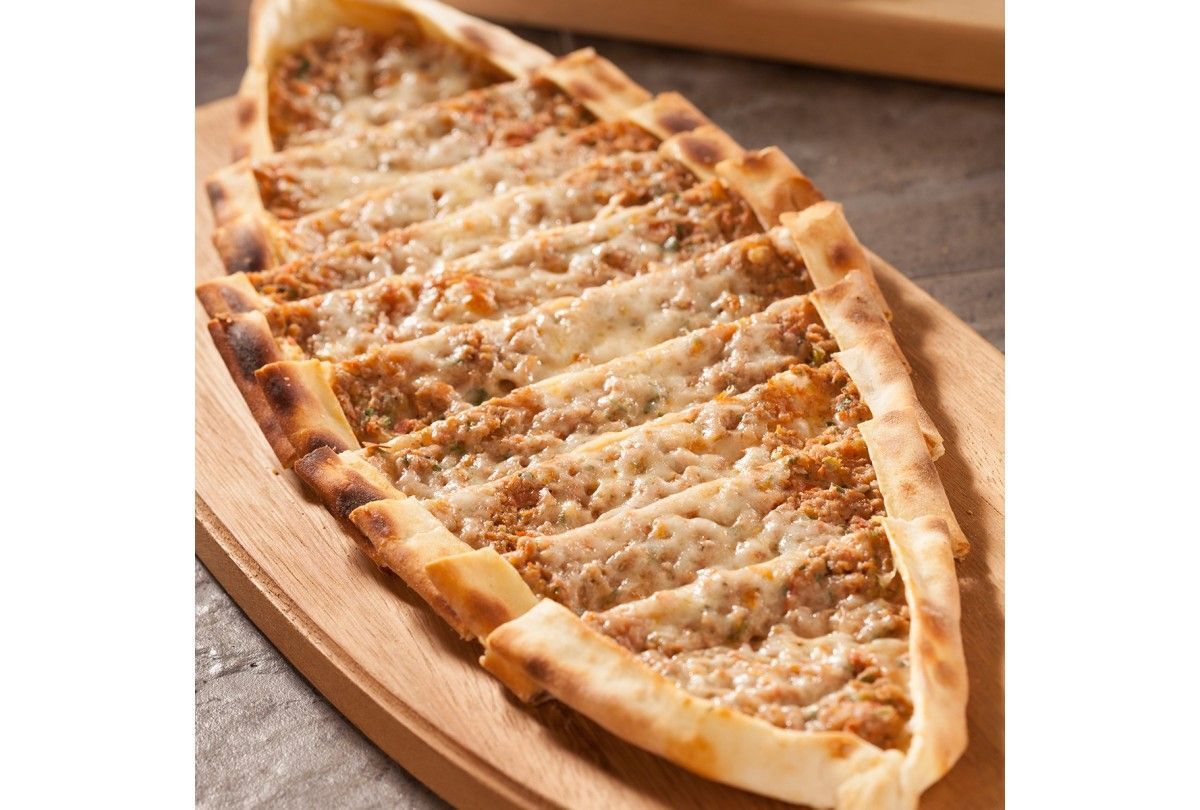 Kıymalı Kaşarlı Pide