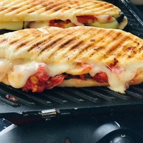 Atom Tost (Sucuklu)