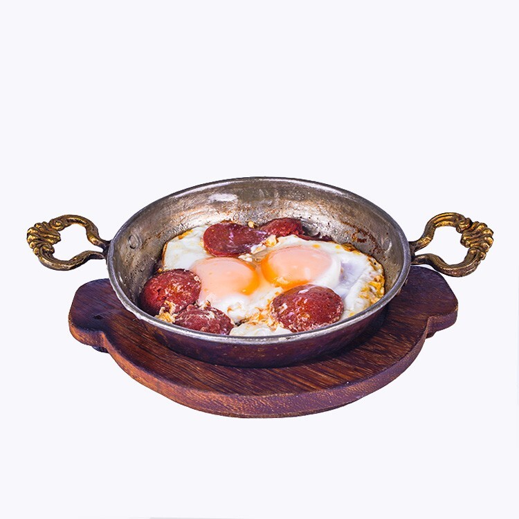 Sahanda Sucuklu Yumurta