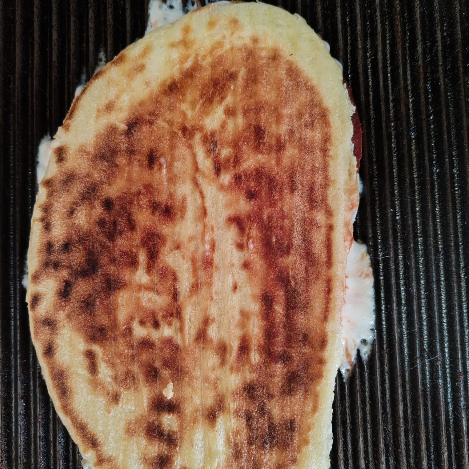 Bazlama Ekmeğine Karışık Tost Menü