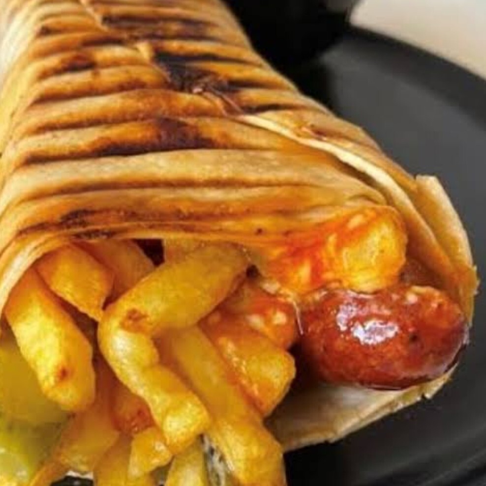 Kaşarlı Sosisli Patso Dürüm
