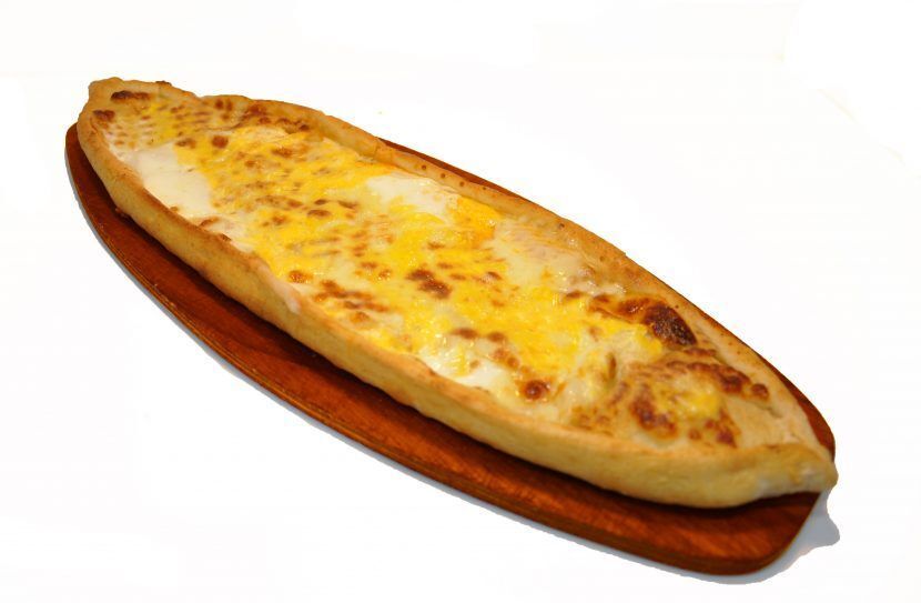 Kaşarli Yumurtalı Pide