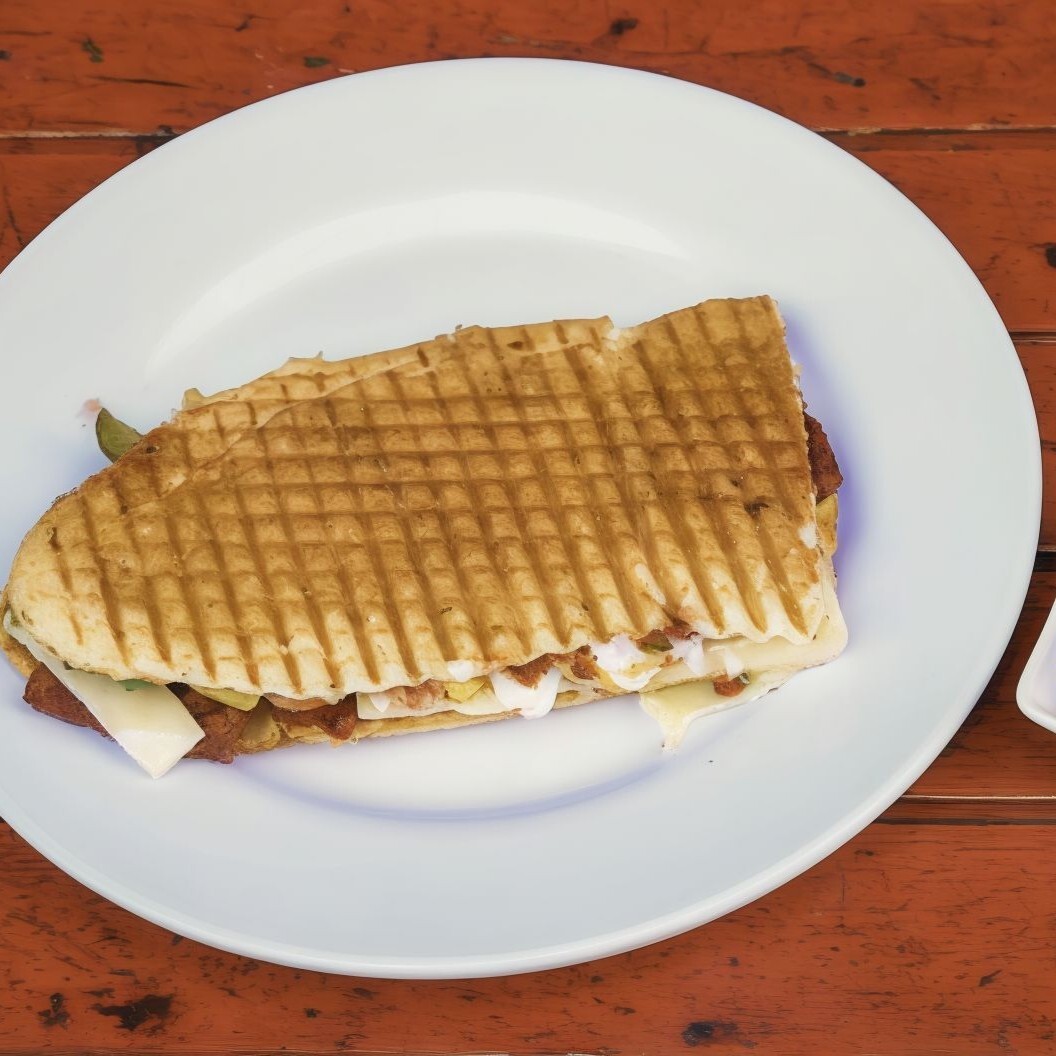 3/4 Ekmek Arası Full Karışık Tost