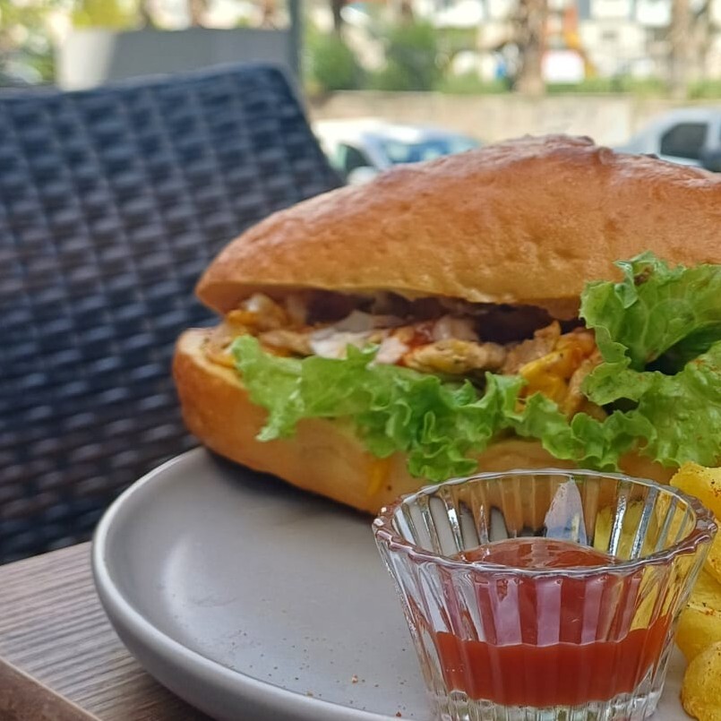 Ekmek Arası Tavuk Sote