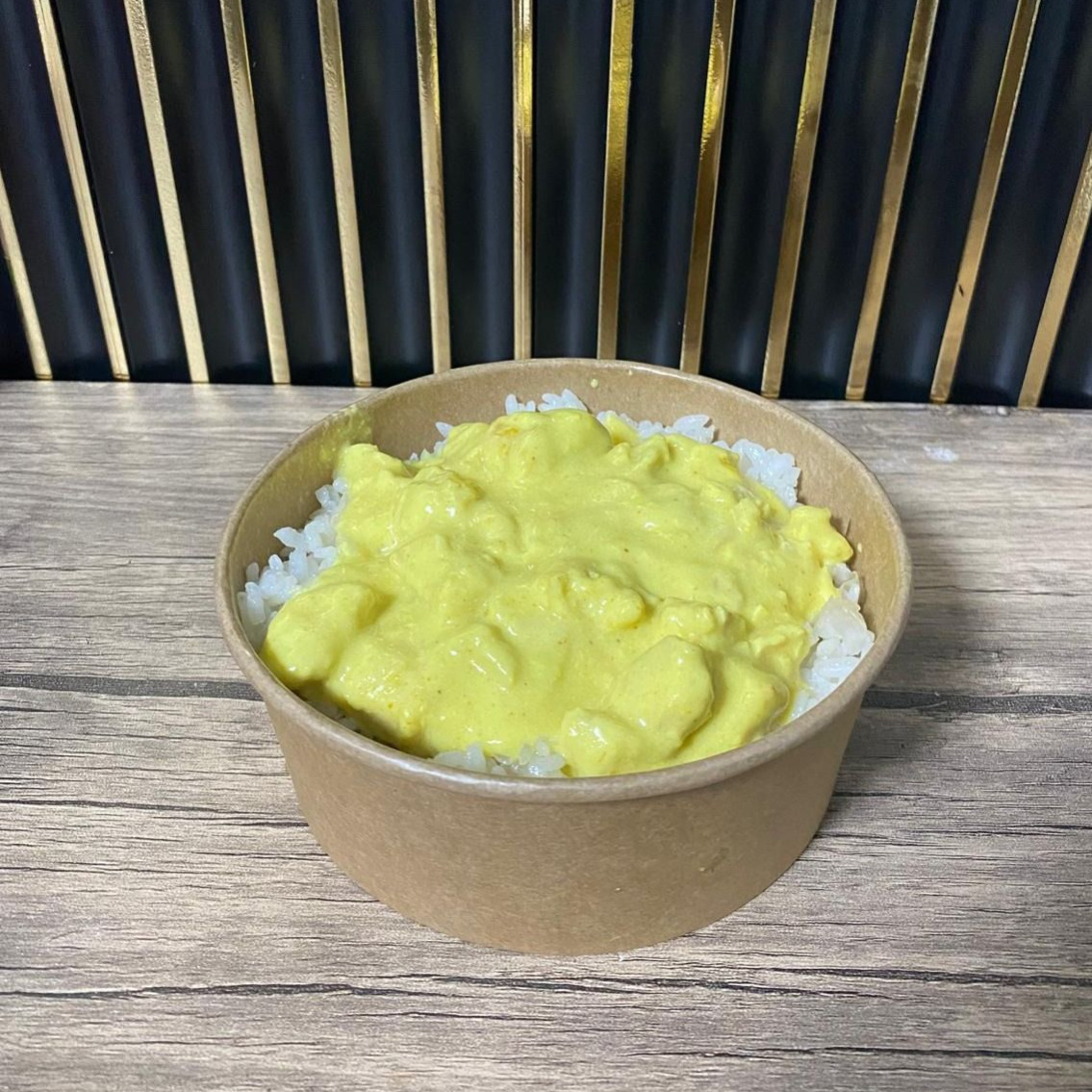 Kovada Köri Soslu Tavuklu Pilav (Büyük)