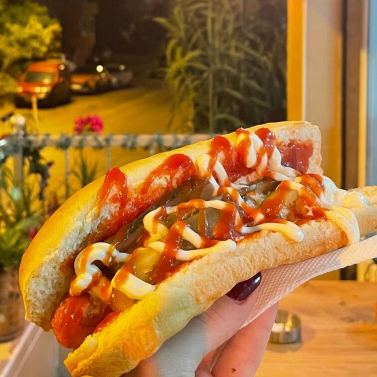 Sosisli Sandviç