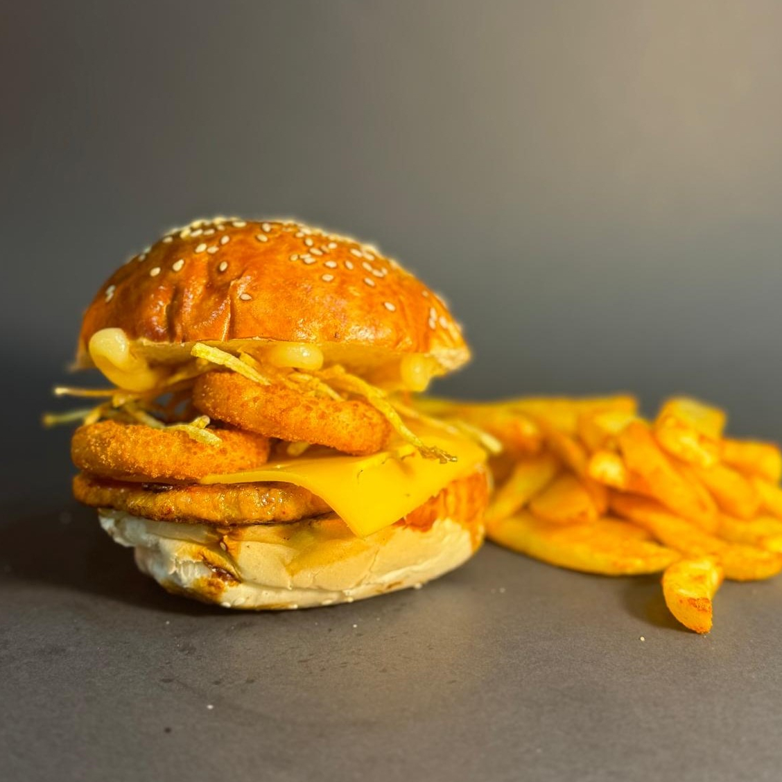 Soğan Halkalı Chicken Burger