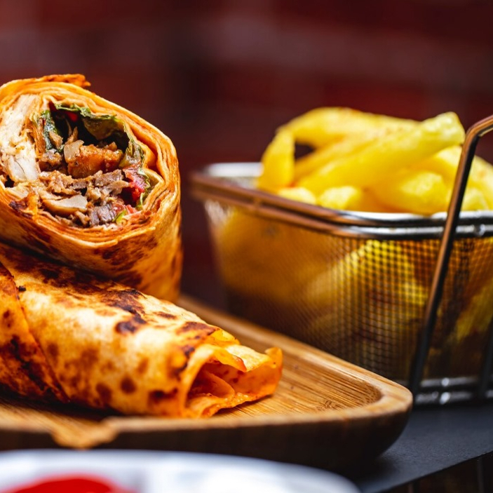 Barbecue BBQ Sos ile Russian Dream Soslu VIP Et Döner Dürüm Special VIP