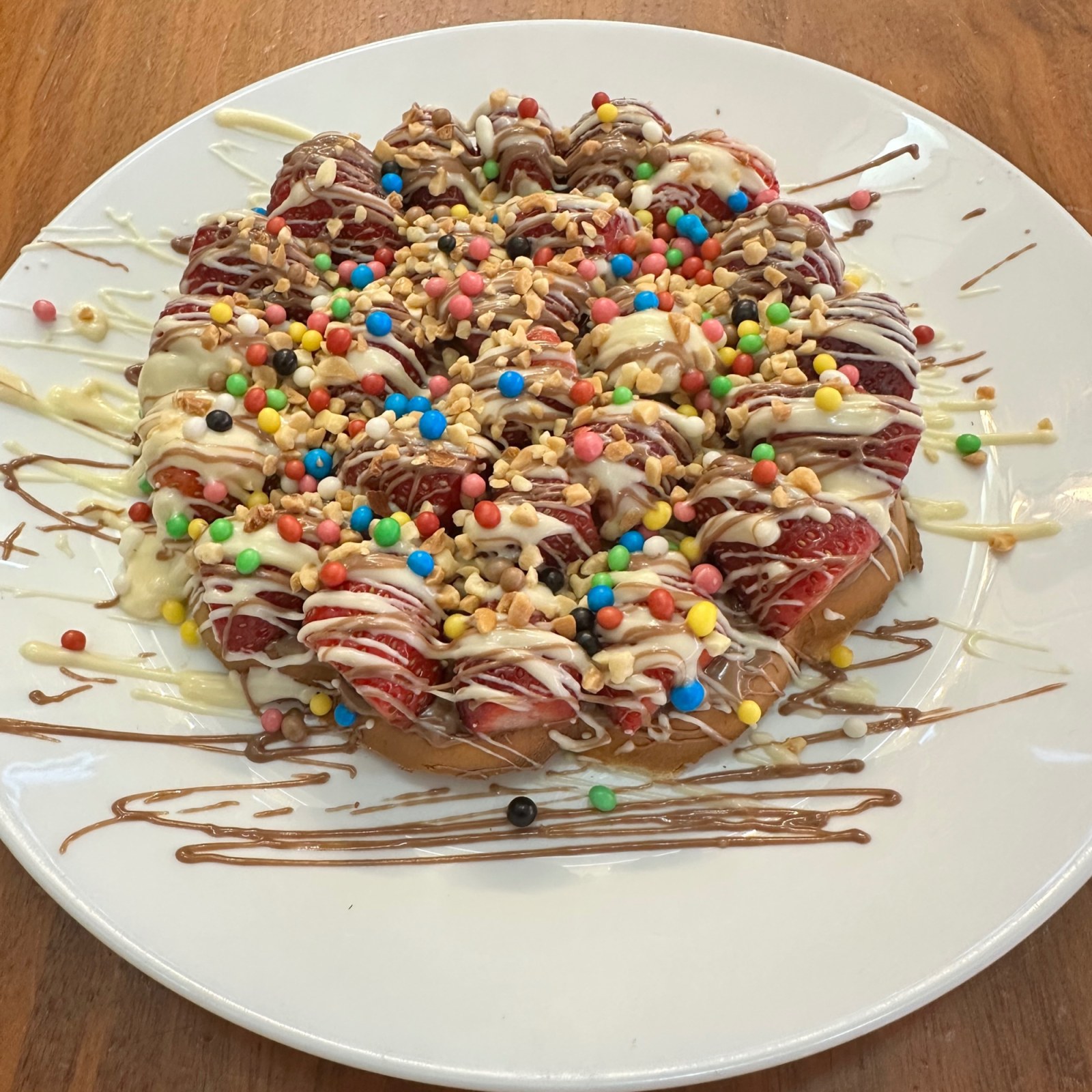 Sadece Çilekli Waffle