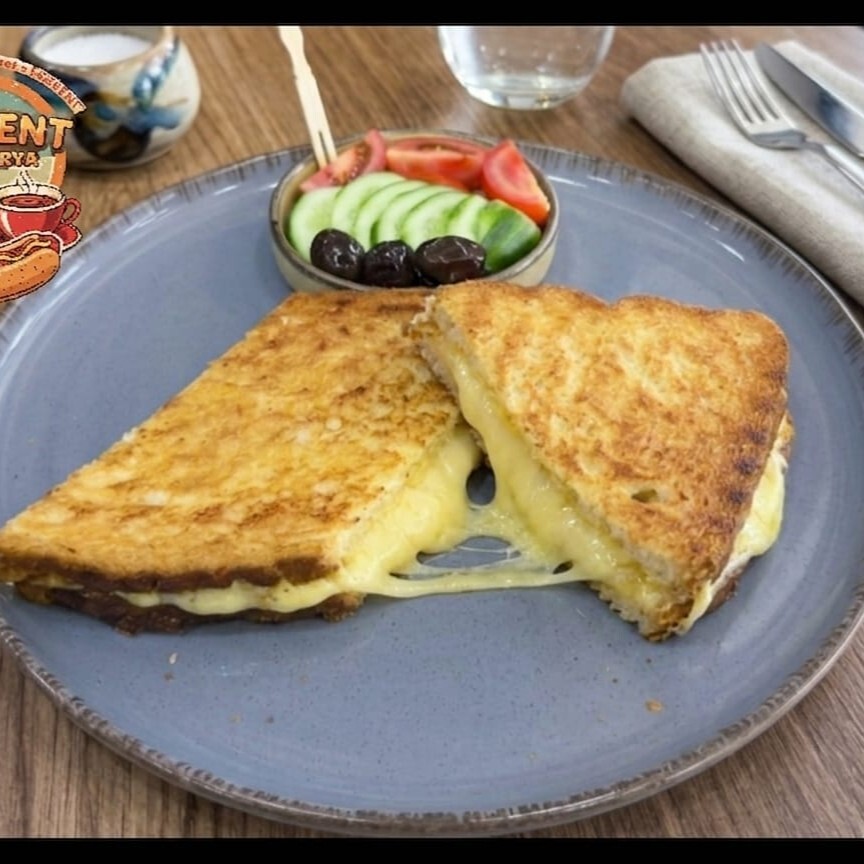 Çift Kaşarlı Tost