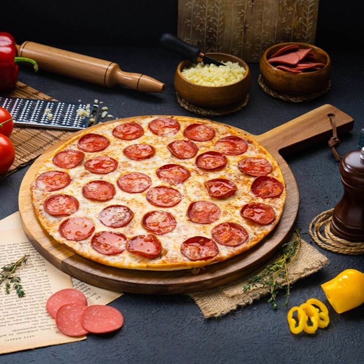 Ekstra Sucuklu Pizza Şöleni (Orta Boy)Vip Line Sos Küp Sucuk Mantarlı Zeytinli Gurme Pizza