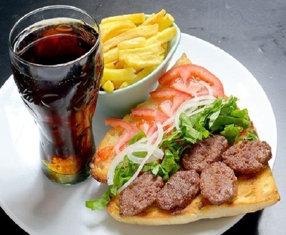 Tam Ekmek Köfte + (200 Ml) Pepsi