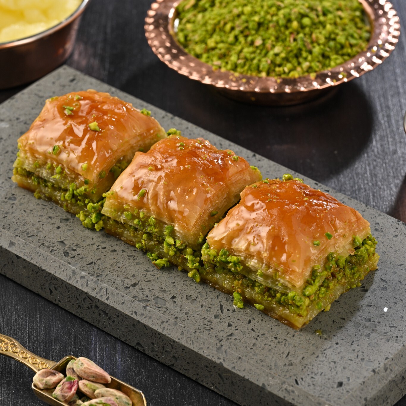 Fıstıklı Özel Kare Baklava