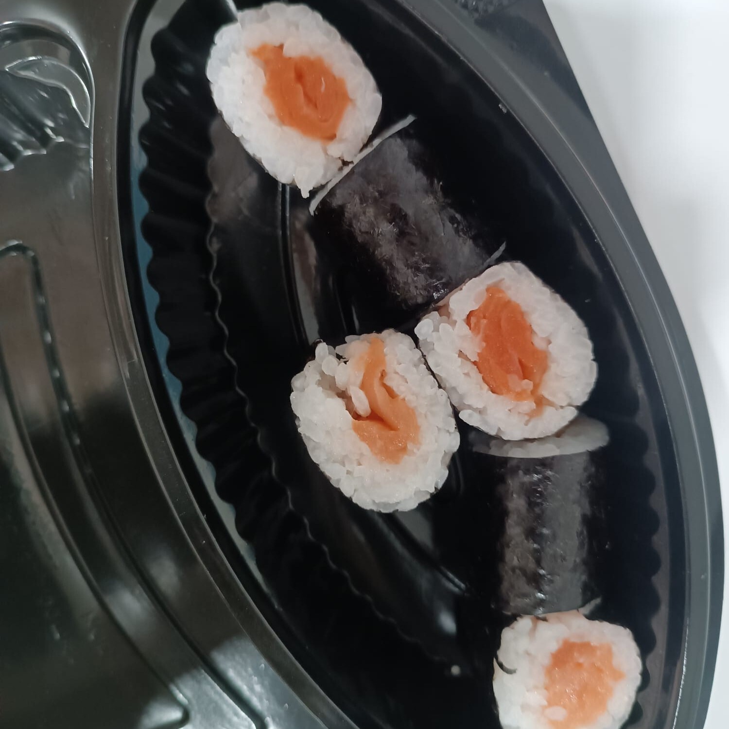 Salmon Maki (6 pcs.)