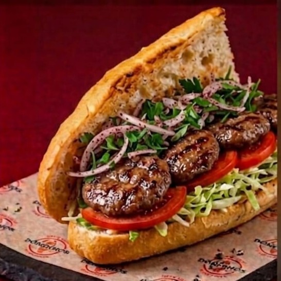 Yarım Ekmek Arası Köfte
