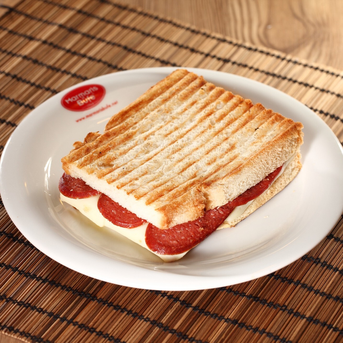 Sucuklu Tost Menü