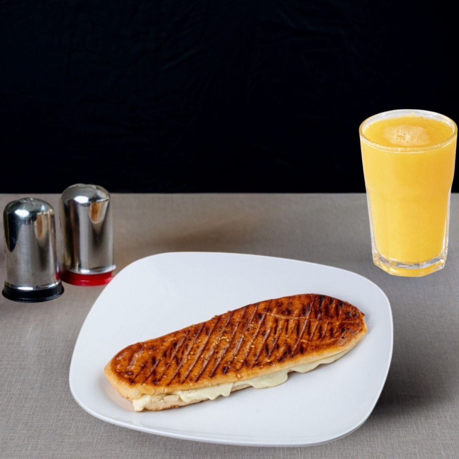 Sandviç Ekmeğinde Karışık Tost Kahvaltı Menü