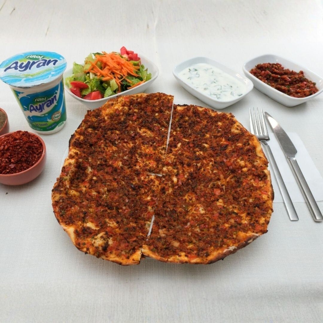 Lahmacun Menü