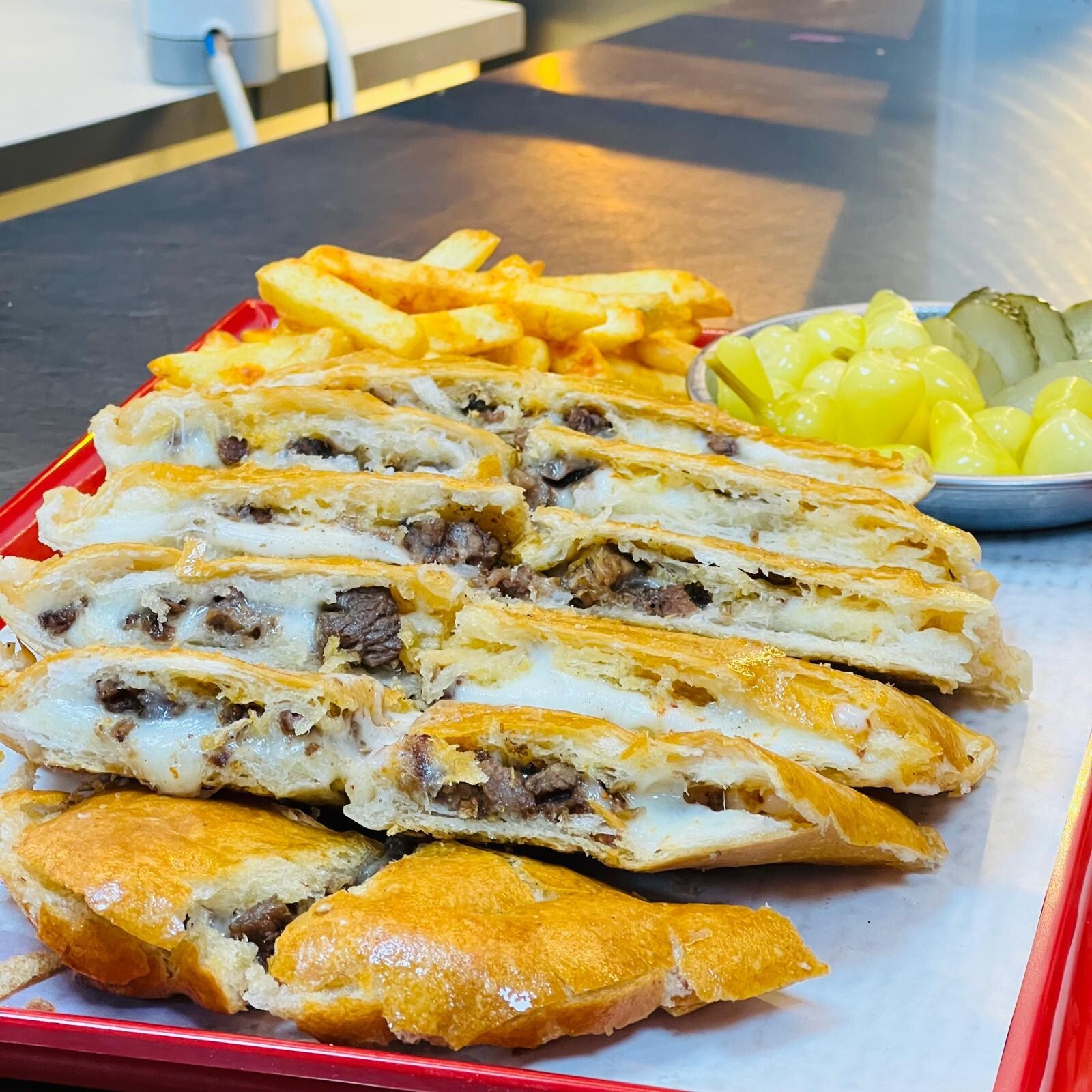 Kavurmalı Kaşarlı Yumurtalı Tost