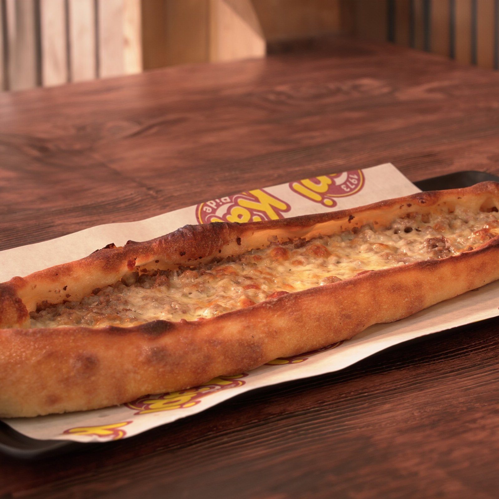 Kıymalı Kaşarlı Pide (Açık Pide)