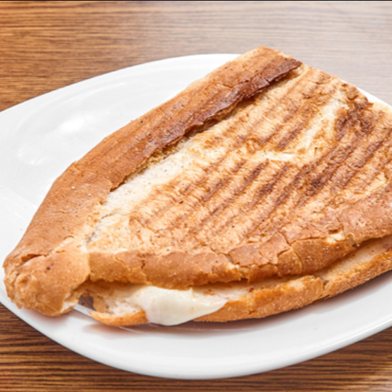 Yarım Ekmek Kaşarlı Tost