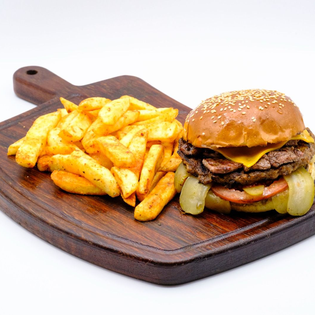 Kavurmalı Burger (120 gr.)