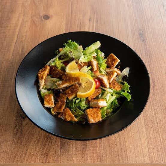 Çıtır Tavuklu Salata