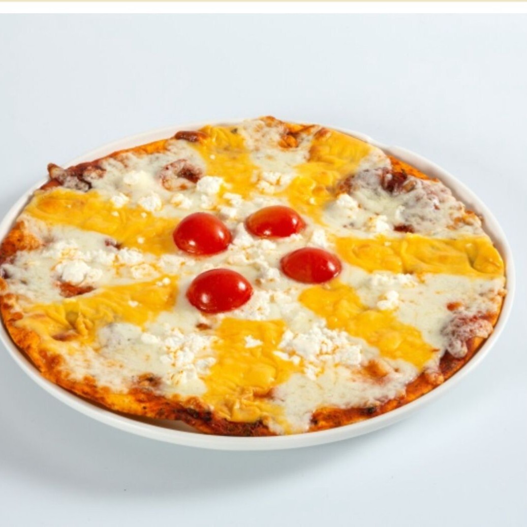 3 Peynirli Pizza