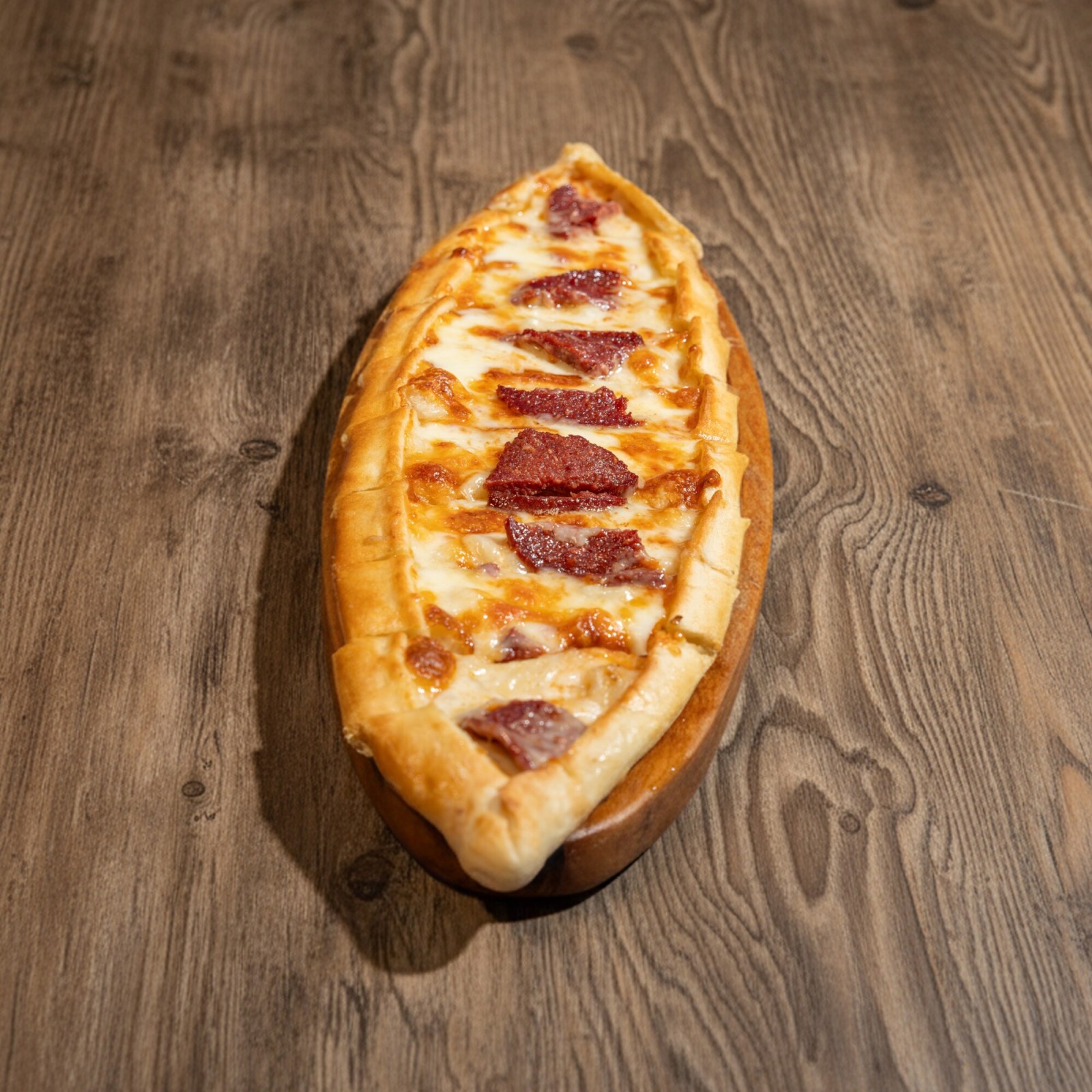 Sucuklu Kaşarlı Pide
