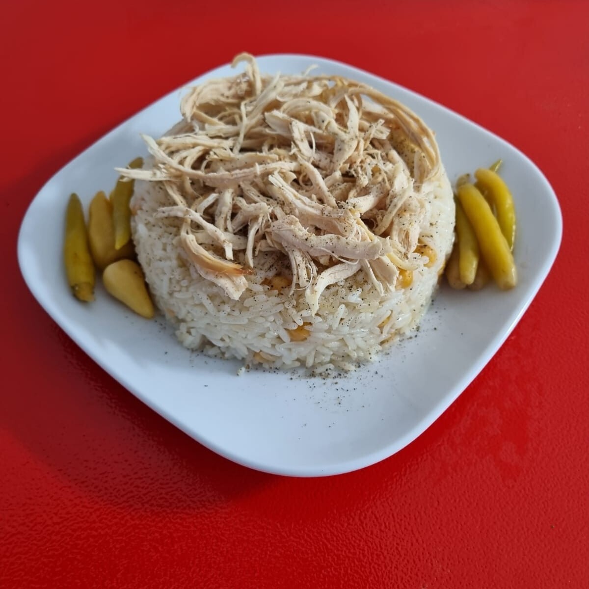 NOHUTLU BOL TAVUKLU PİLAV ------ (300gr Pilav+ 200gr Tavuk) ------ YAN ÜRÜN SEÇİMİ YAPINIZ