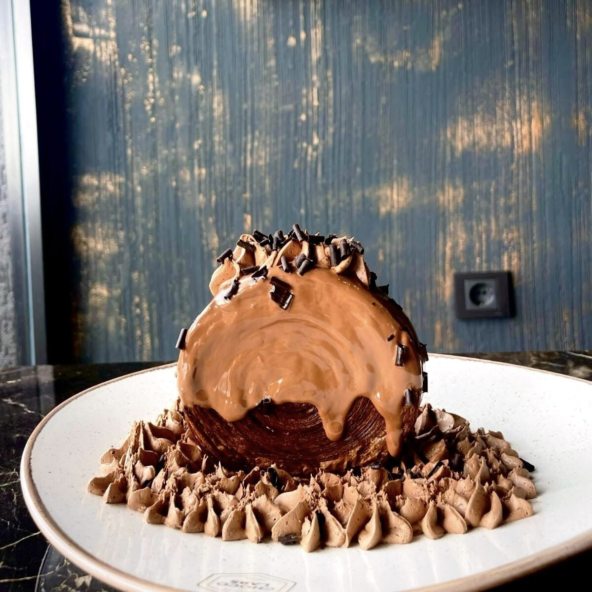Frambuazlı Esmer Choco Roll Kruvasan