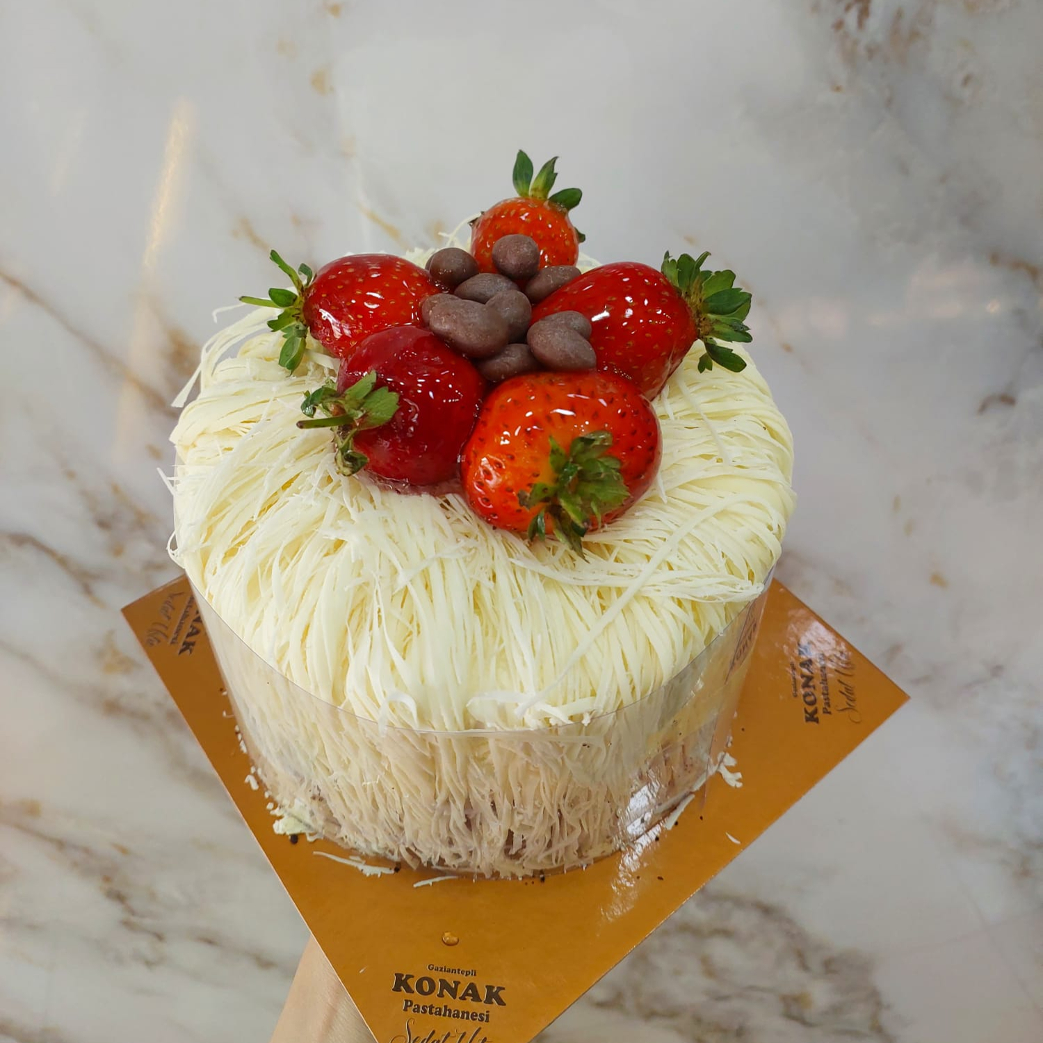 Fıstıklı Muzlu Pasta (No.0)(4-6 kişilik)