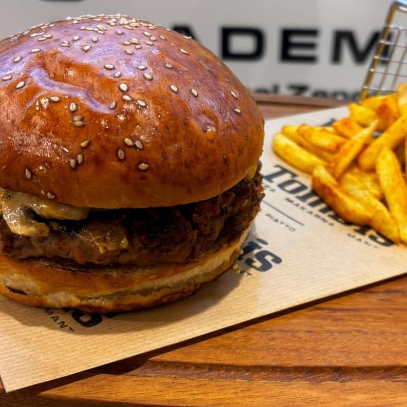 Tomchicken Burger
