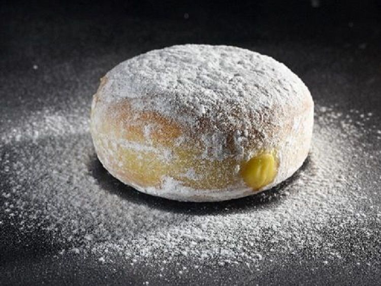 Pudralı Bavyera Kremalı Donut