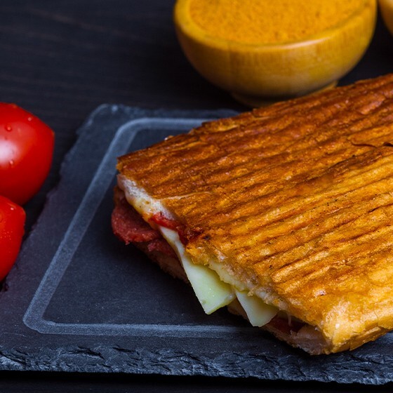 Tam Ekmek Sucuklu Tost