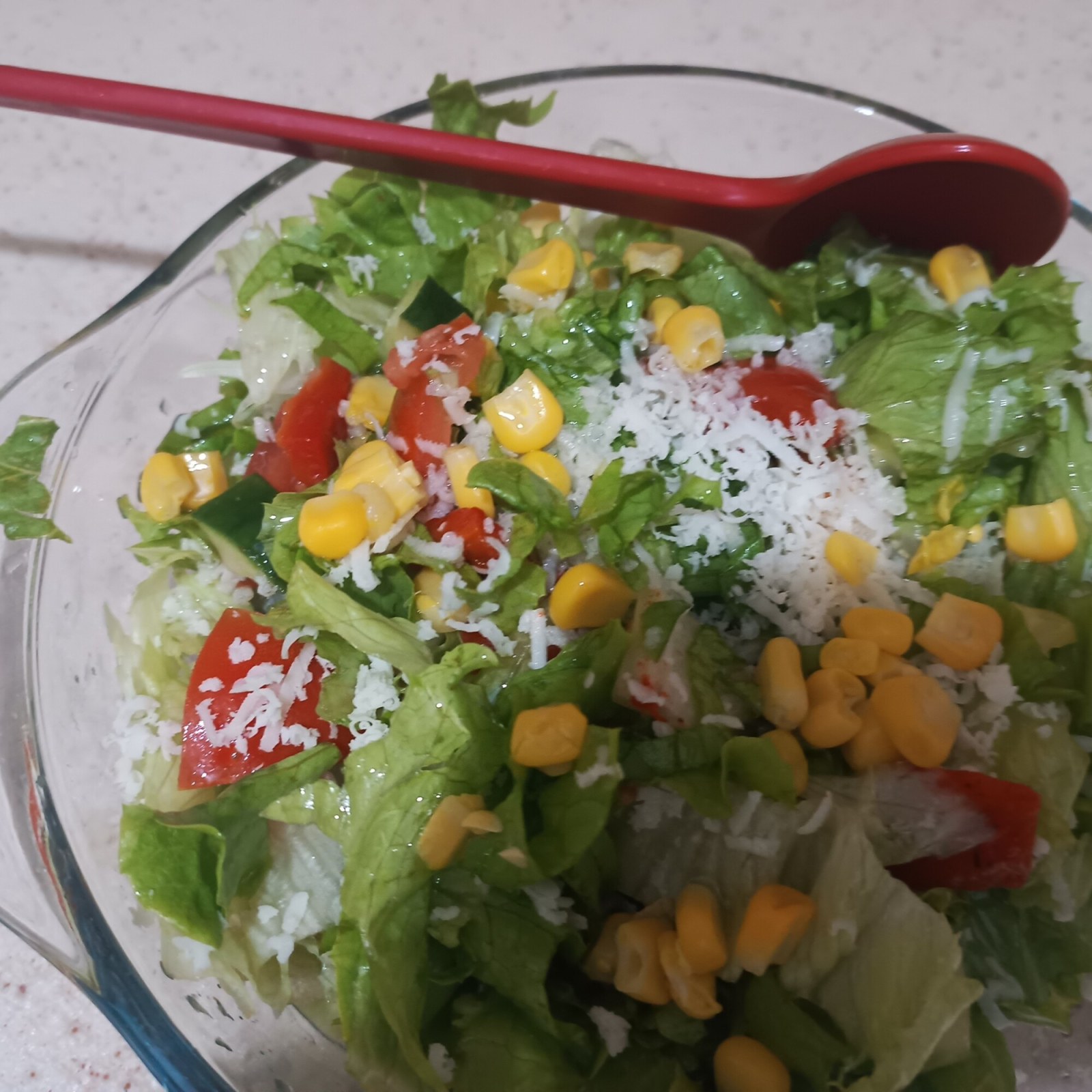 Kızarmış Tavuklu Salata