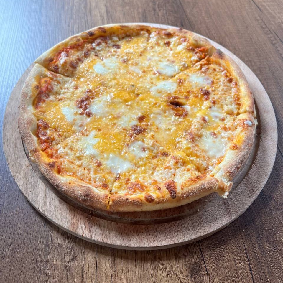 Dört Peynirli Pizza