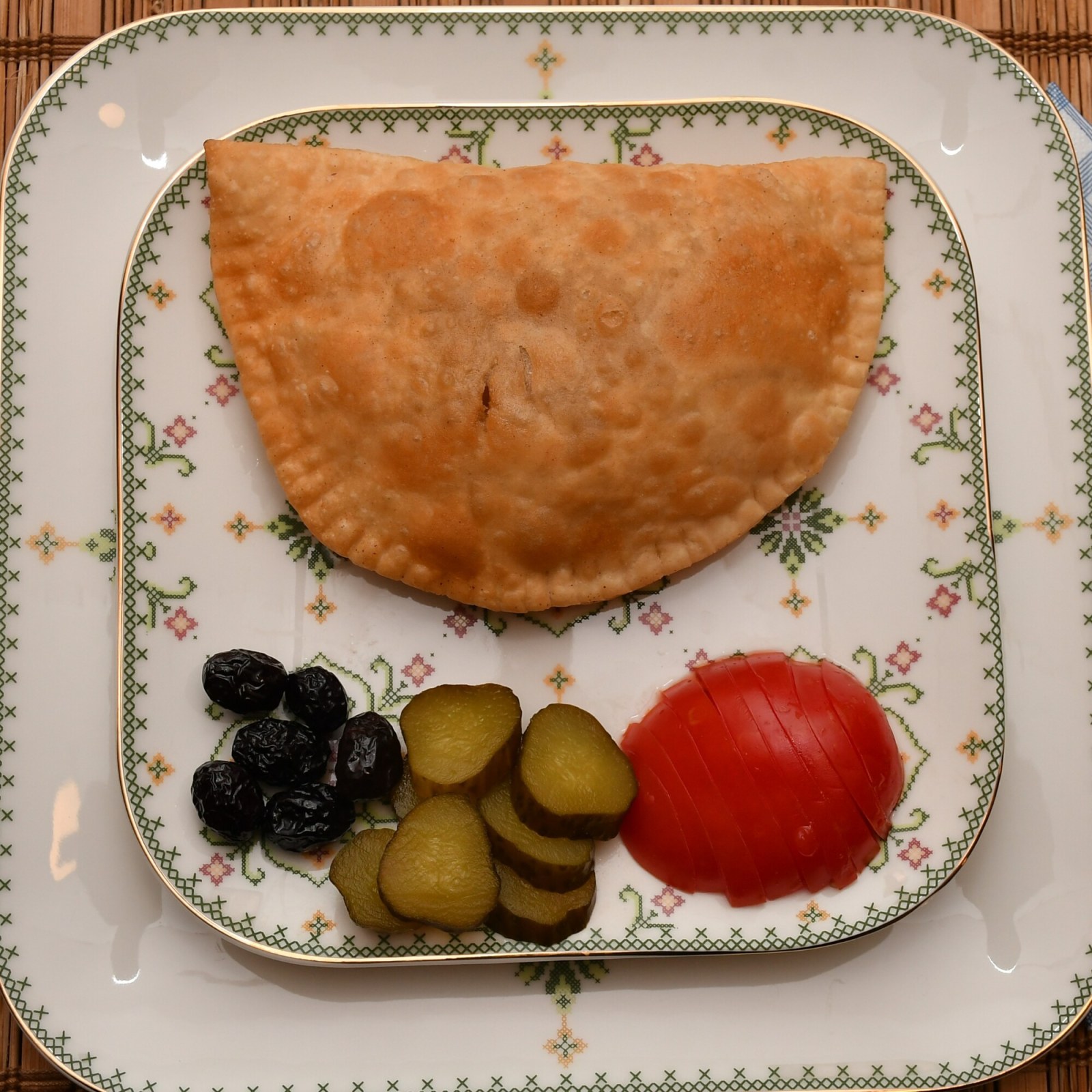 Kıymalı Çi Börek Menü