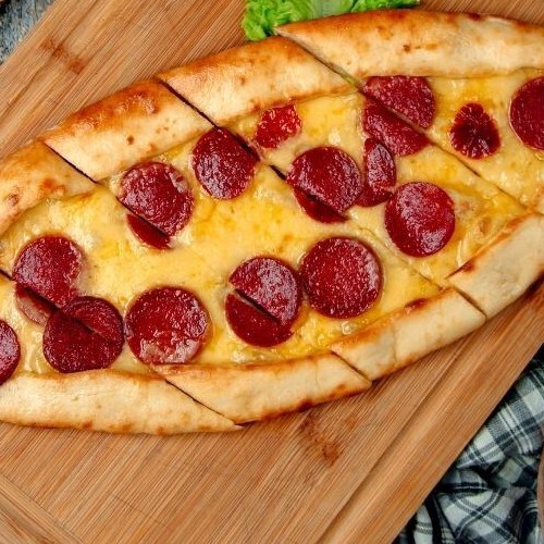 Sucuklu Açık Pide