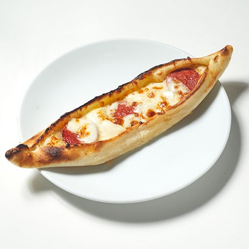 Kaşarlı Sucuklu Pide