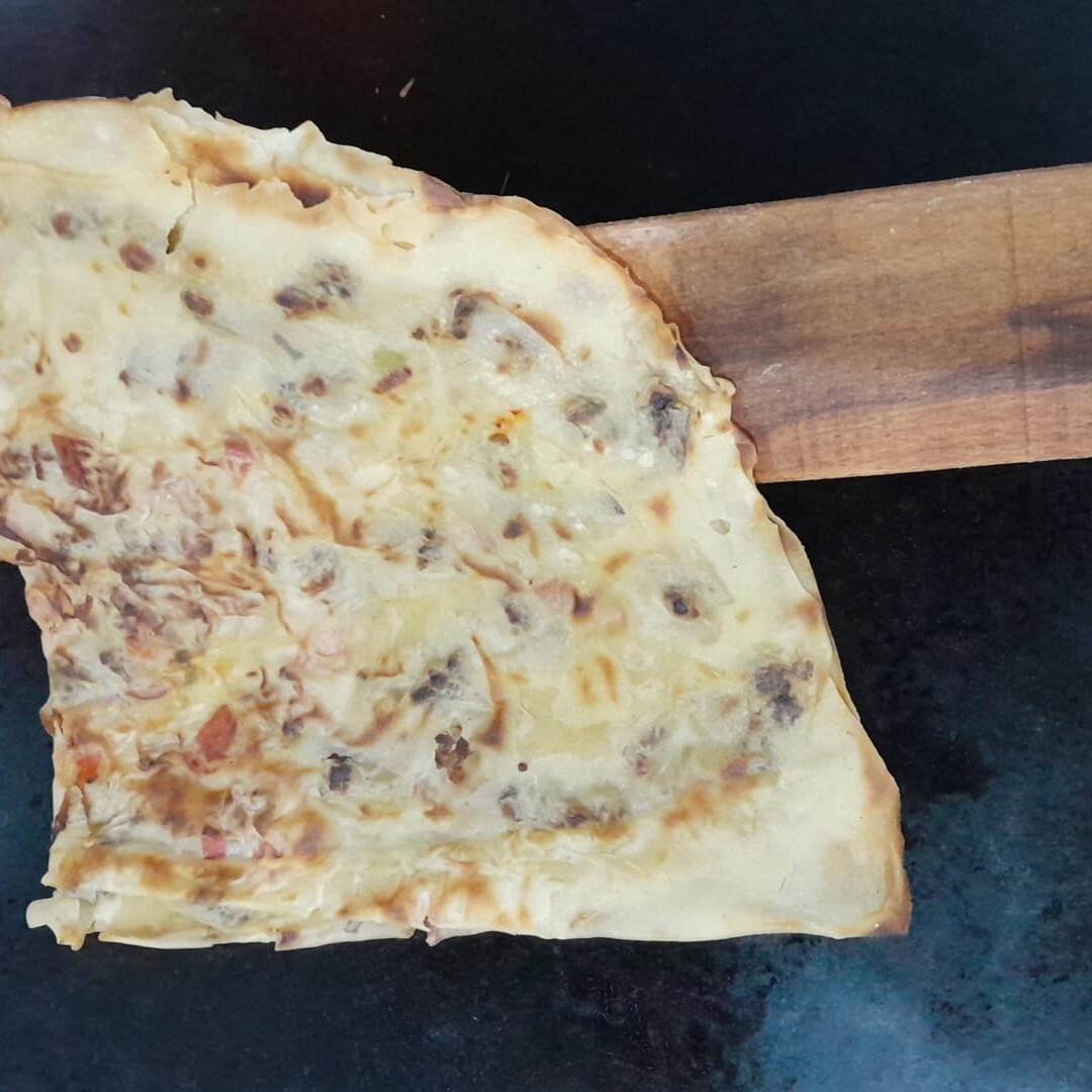Semiz Otlu Sac Böreği