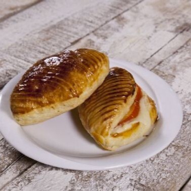 Domates Kaşarlı Poğaça