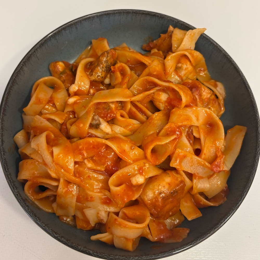 Mad Mac Özel Soslu Tavuklu Fettuccine