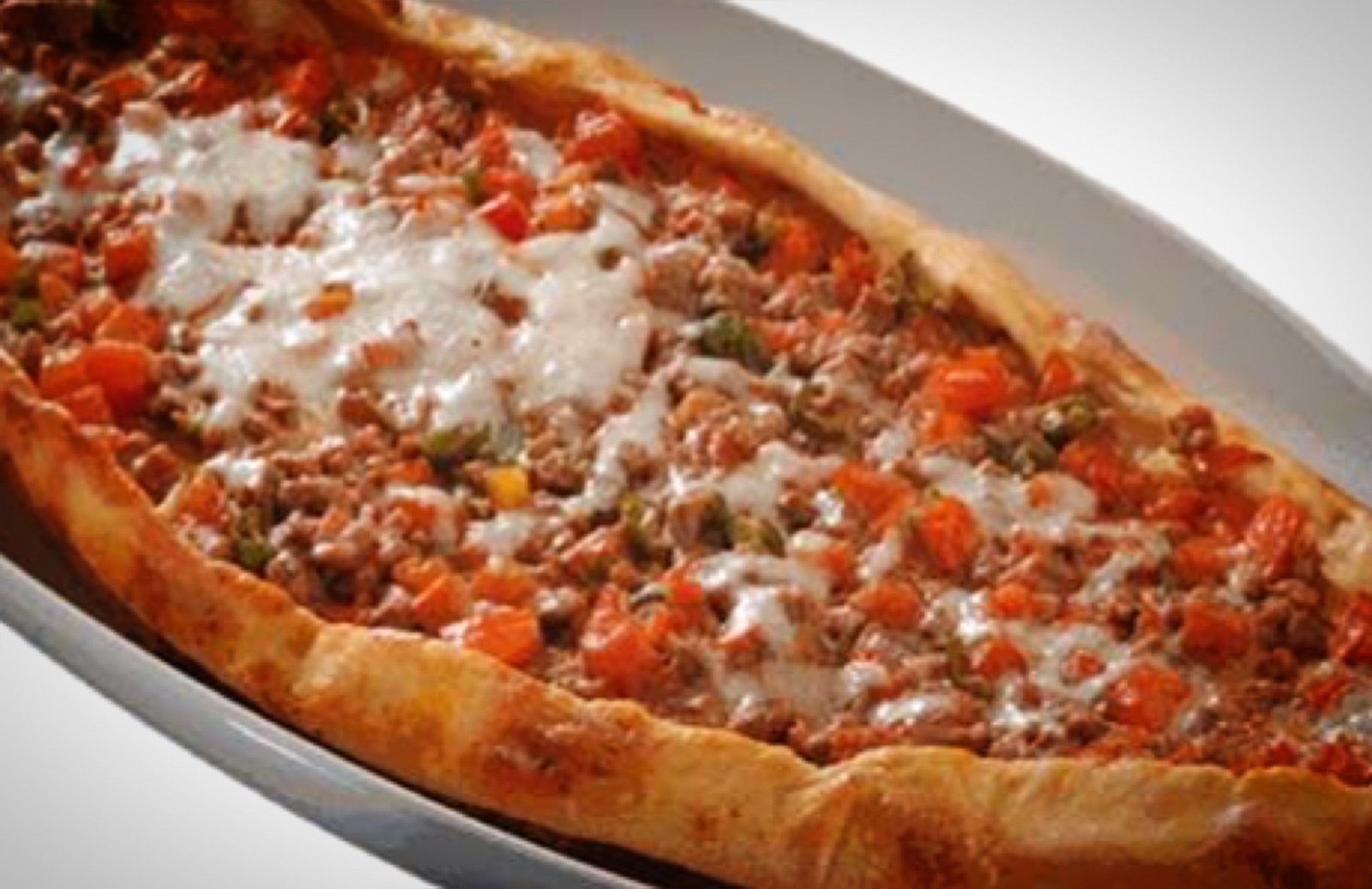 Kuşbaşılı Kaşarlı Pide