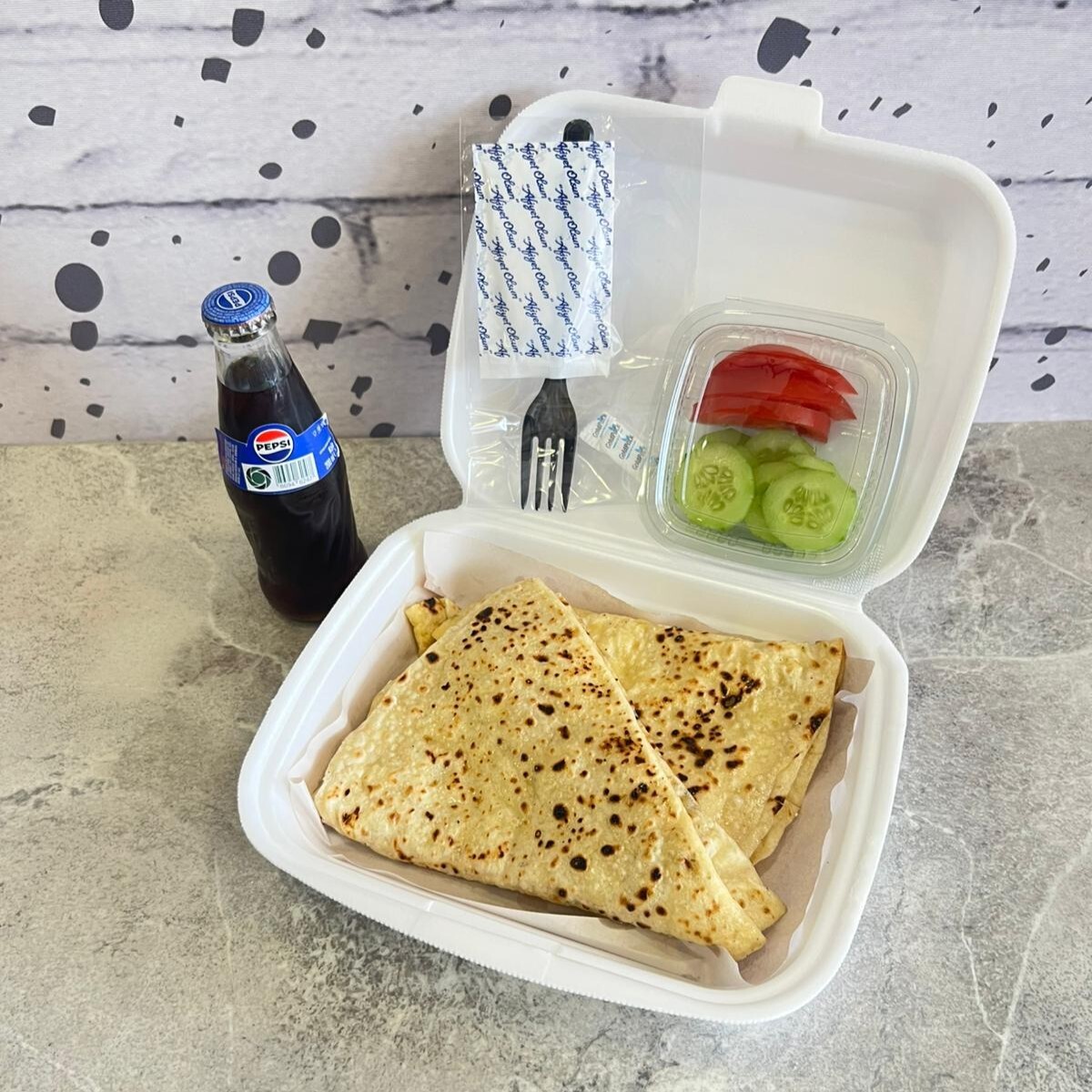 Seçeceği İki adet Gözleme + Pepsi (200 Ml)