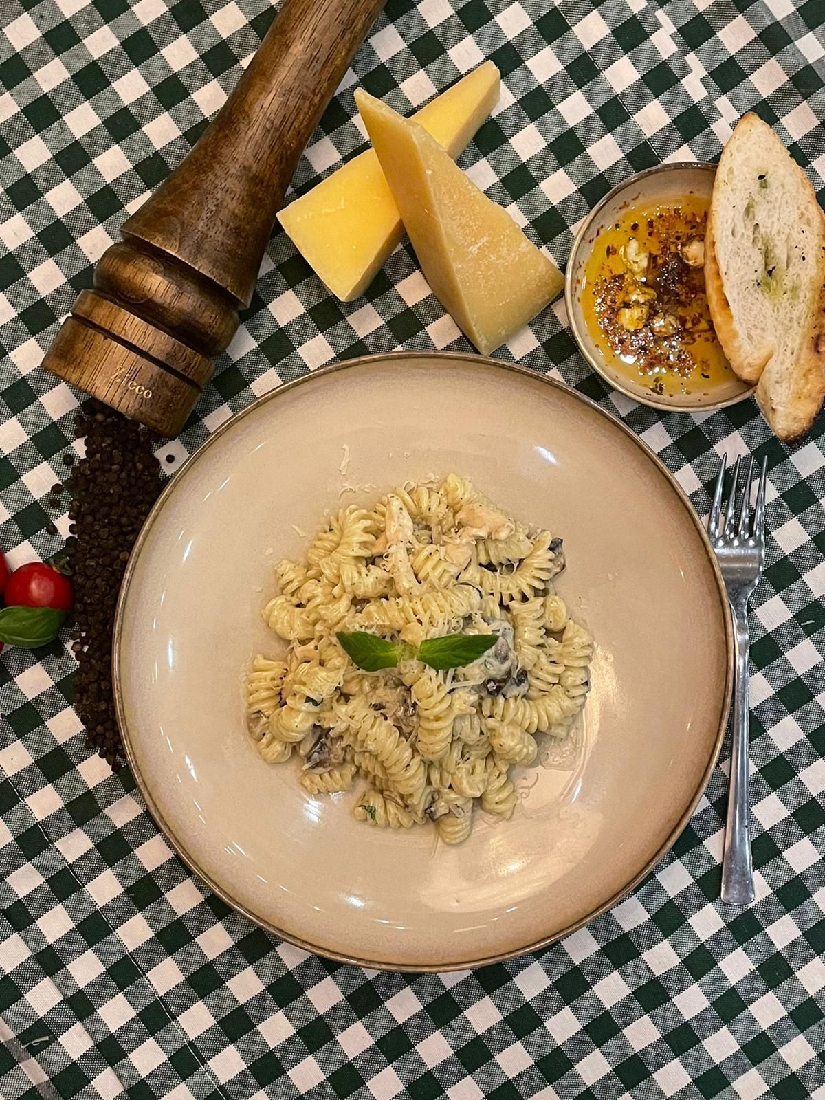 Tavuk Kekikli Fusilli
