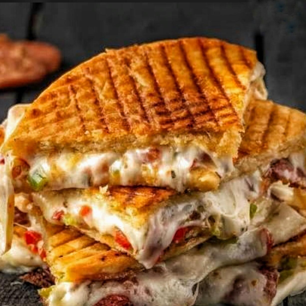 Zırhta Atom Tost
