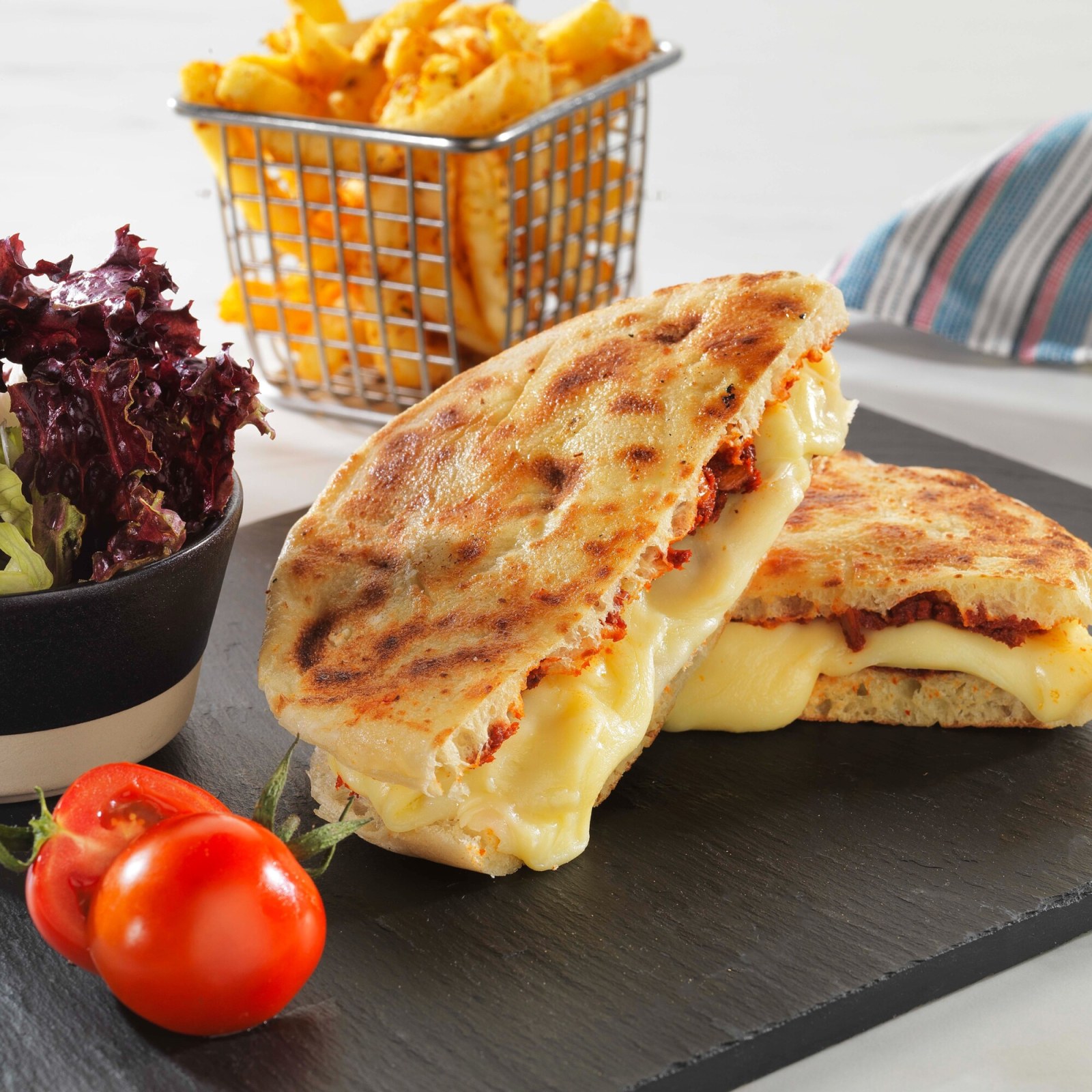 3 Peynirli Bazlama Tost