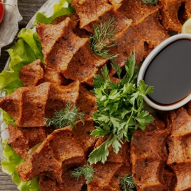 750 gr. KLASİK ÇİĞ KÖFTE GARNİTÜRLÜ