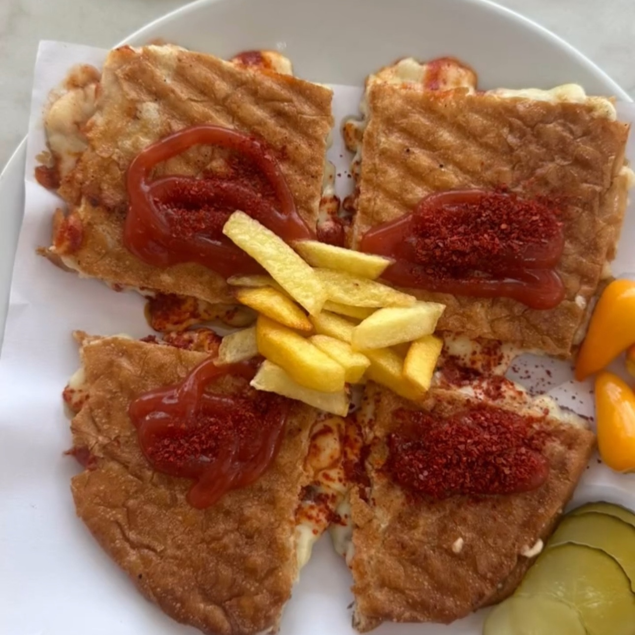 Yumurtalı Kaşarlı Tost